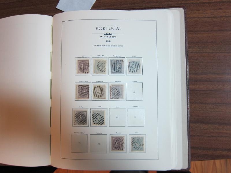 0015 (157).jpg -     Lote:    15      Marcofilia      Lotes Especiais       Descrição:      Portugal.   Colecção especializada de marcas numéricas das 1.ª e 2.ª reformas em selos de 25 reis, desde D. Maria II até D. Luís I, de frente. Lote a ver.        Lote       Valor Base:     &euro; 1.500,00     Valor Venda:     &euro; 3.000,00     